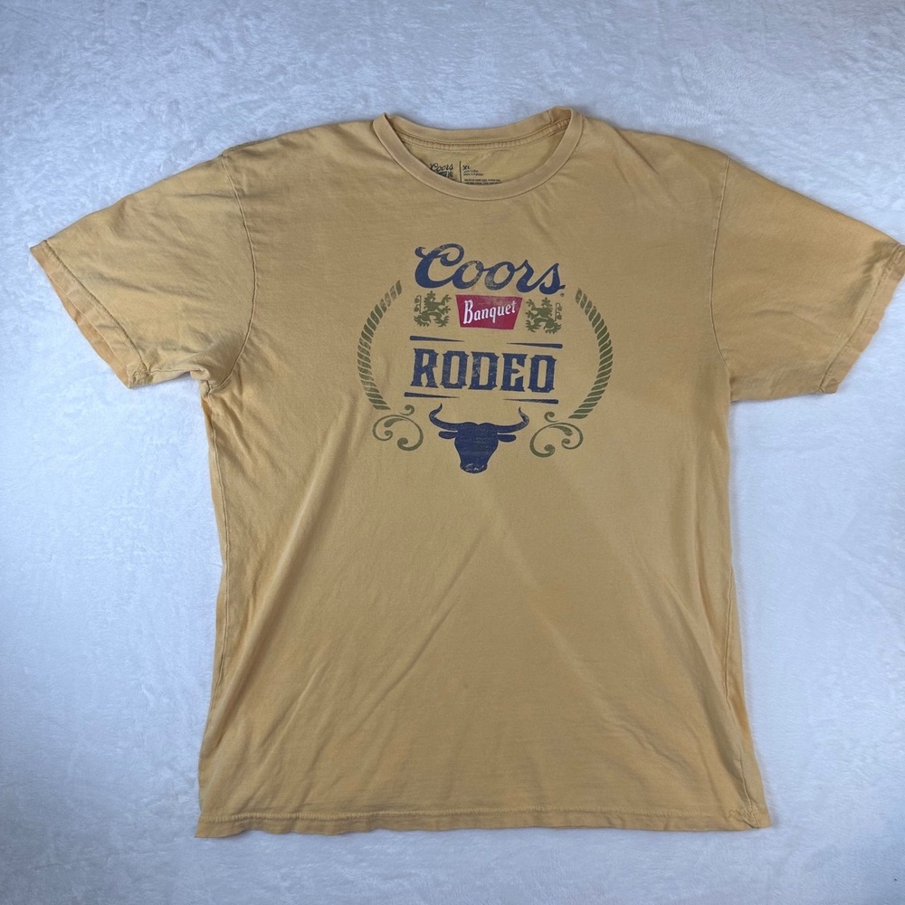 Coors Banquet Rodeo Graphic T-Shirt Mens XL Mustard Yellow Cotton Brew City